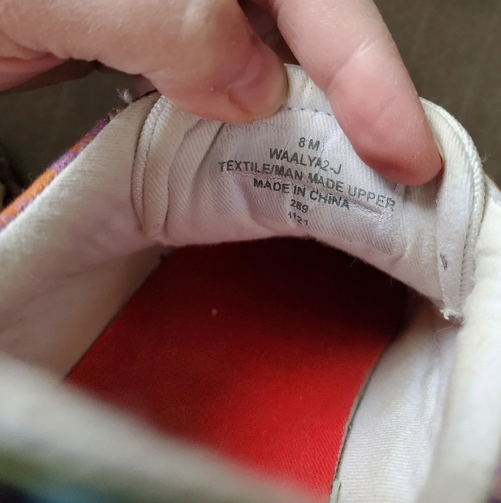 Airwalk Womens Alya Sneakers, Multi colored graphic design, Size 8m